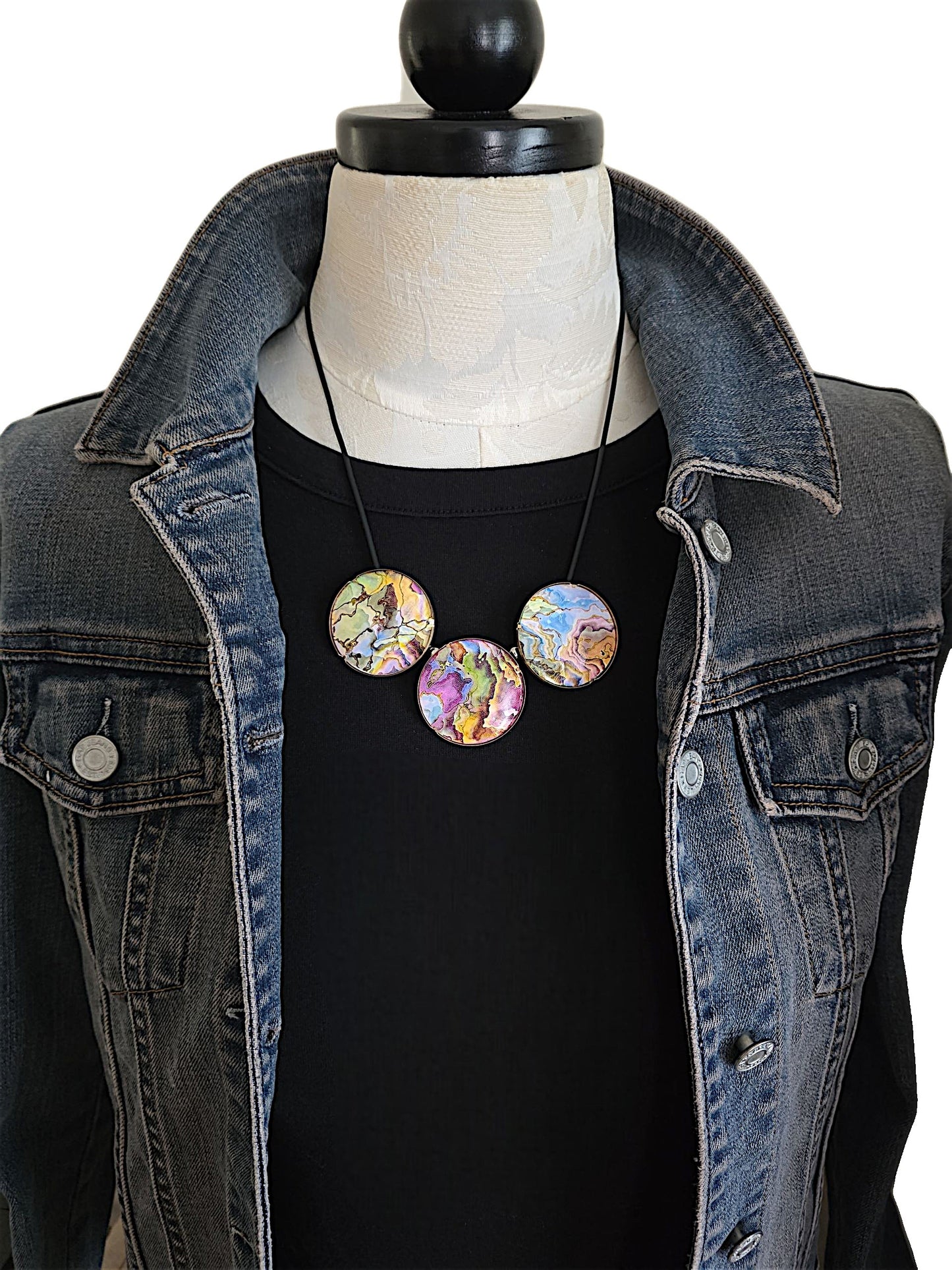 Circular Doodle Decal Necklace V